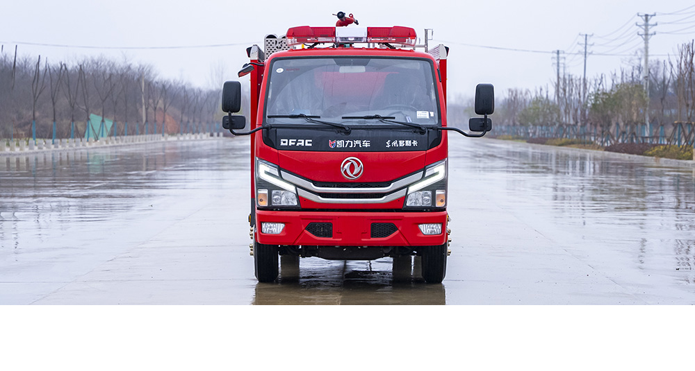 东风小多利卡内藏水罐消防车图2