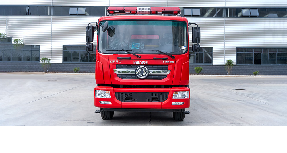 东风D9内藏水罐消防车图2