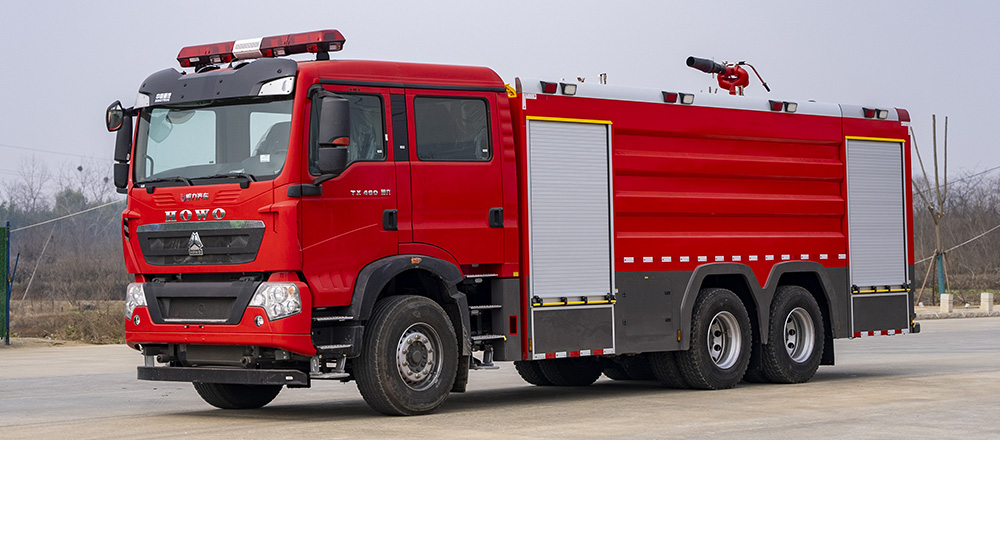 豪沃后双桥外露水罐消防车图2