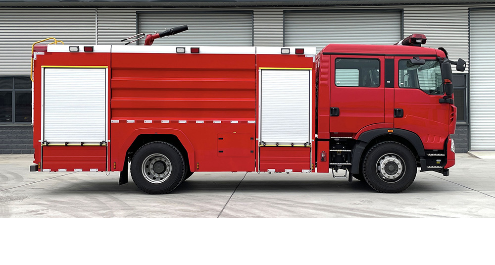 豪沃单桥泡沫消防车图4