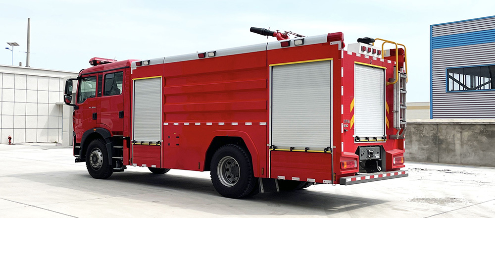 豪沃单桥泡沫消防车图8