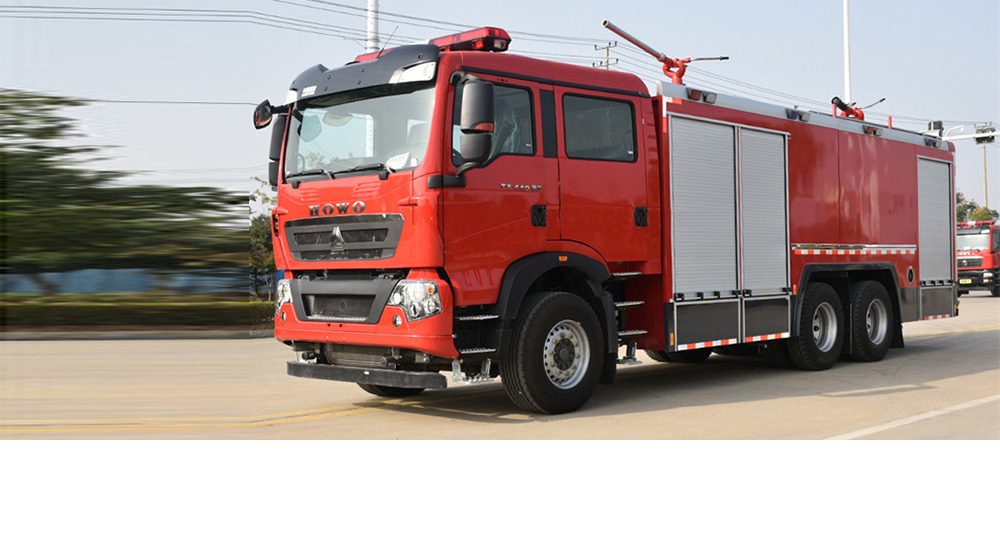 豪沃后双桥干粉水联用消防车图1