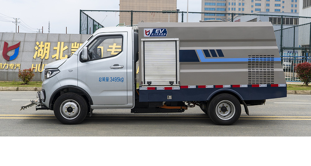 长安神骐纯电路面清洗车图4