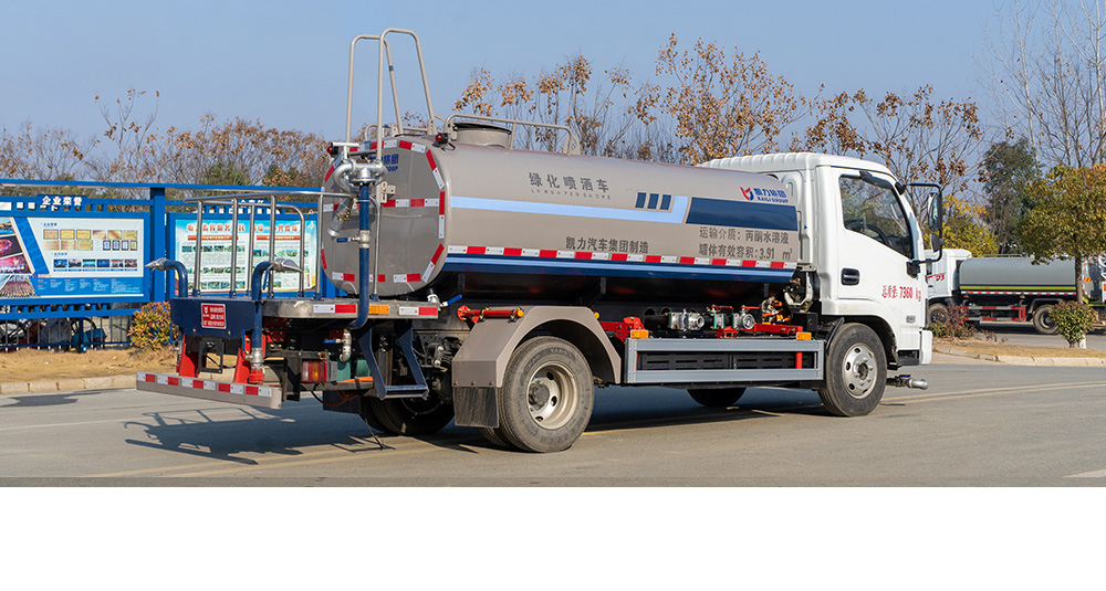 上汽跃进纯电绿化喷洒车图5