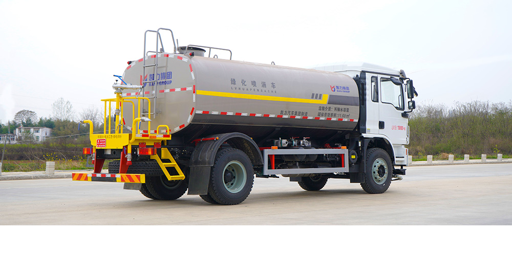 陕汽德龙L3000洒水车图4