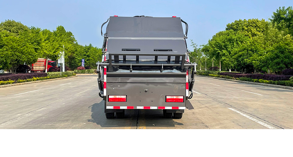 东风大福瑞卡压缩式垃圾车图8