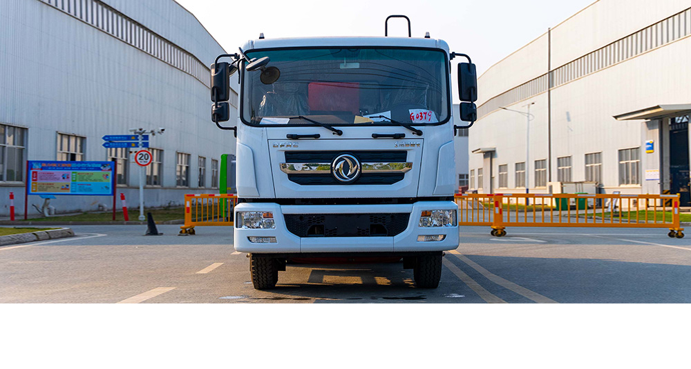 东风D9压缩式垃圾车图7