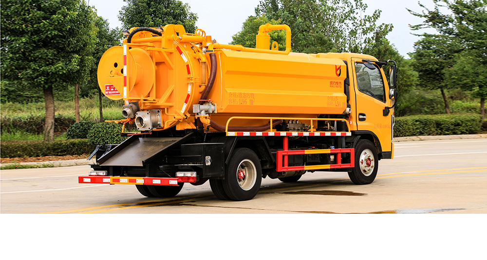 东风小多利卡清洗吸污车（方罐）图5