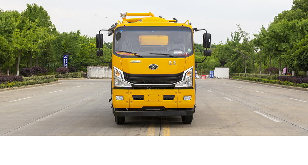 重汽豪曼清洗吸污车图8