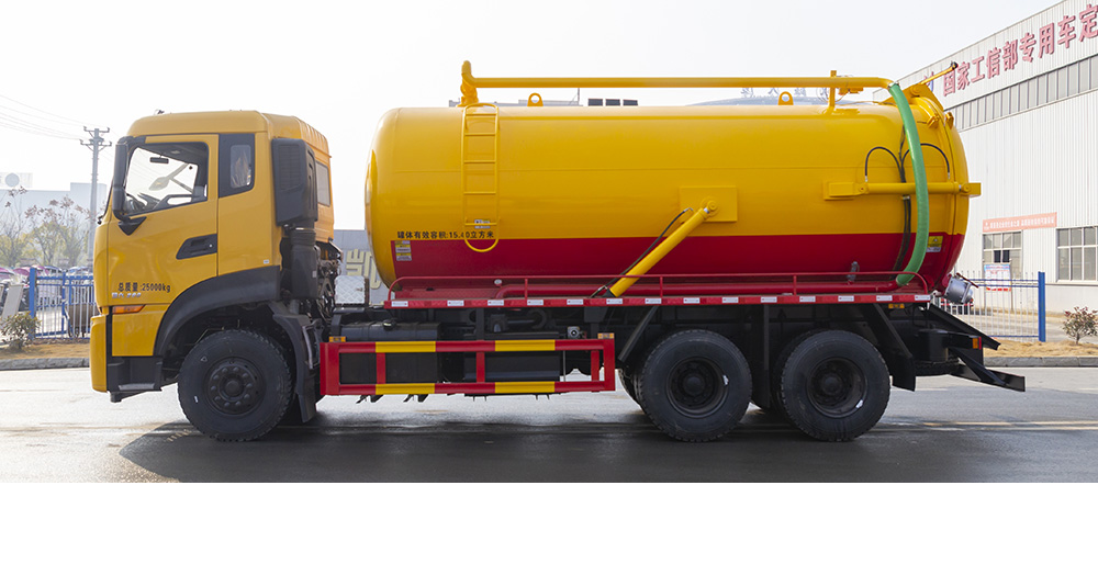 东风天龙后八轮吸污车图4