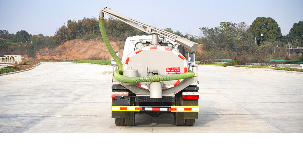 东风途逸吸粪车图8