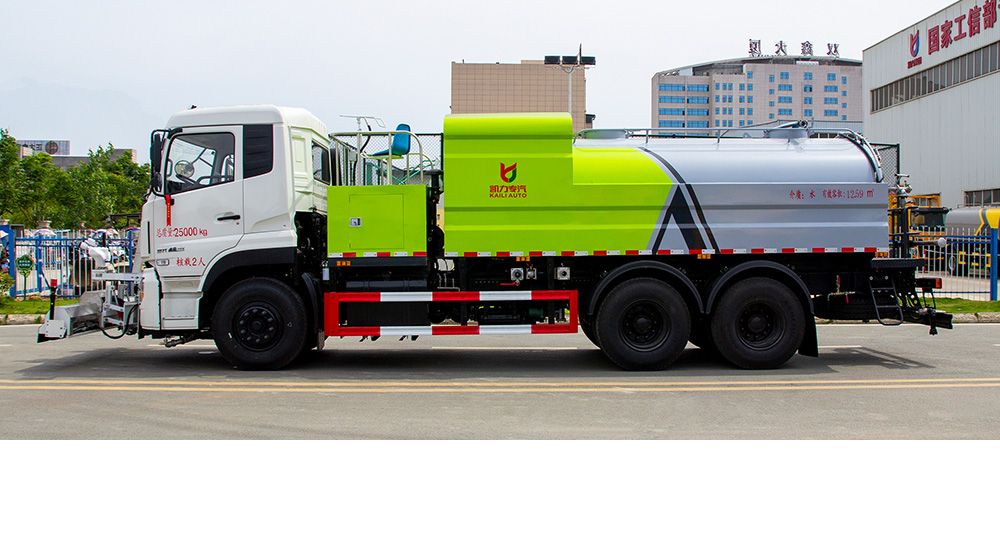 天龙路面养护车图4