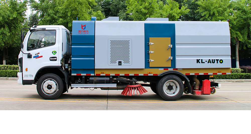 大多利卡后置吸尘车图6