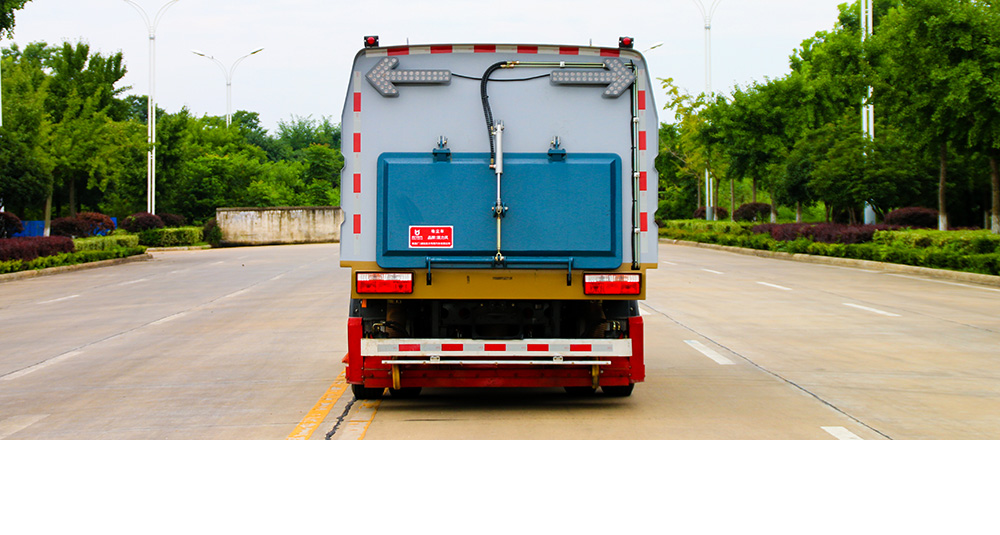 大多利卡后置吸尘车图8