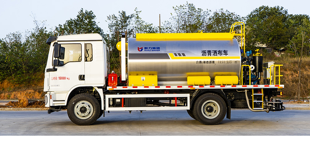 陕汽德龙沥青洒布车图5