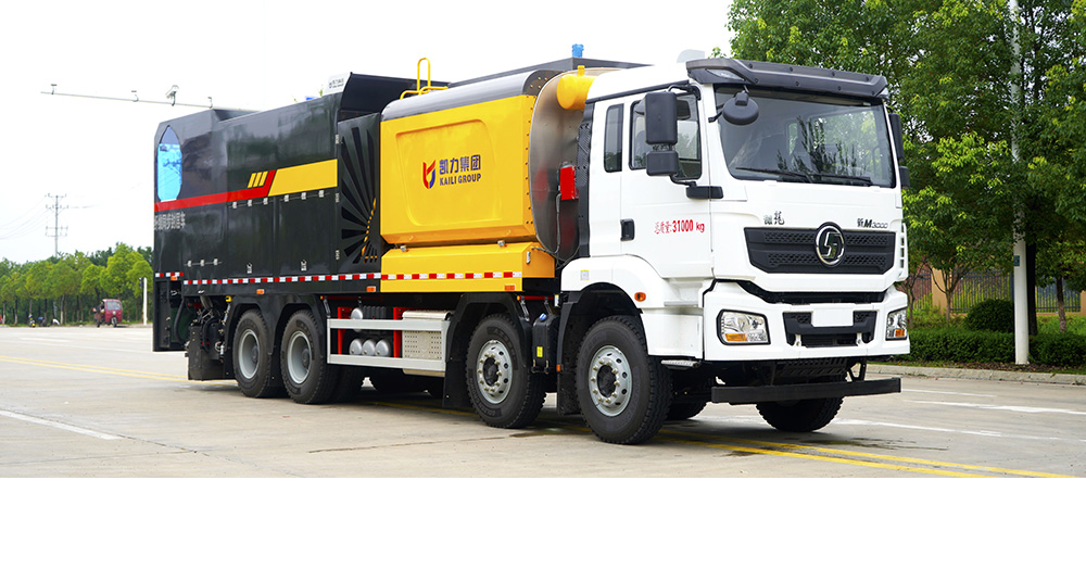陕汽德龙M3000沥青碎石同步封层车图1