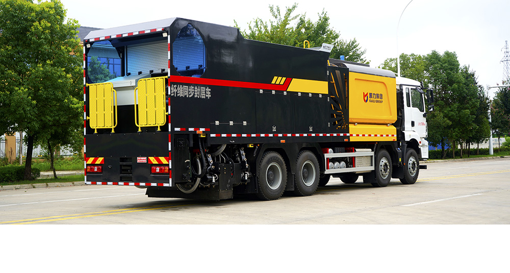 陕汽德龙M3000沥青碎石同步封层车图3