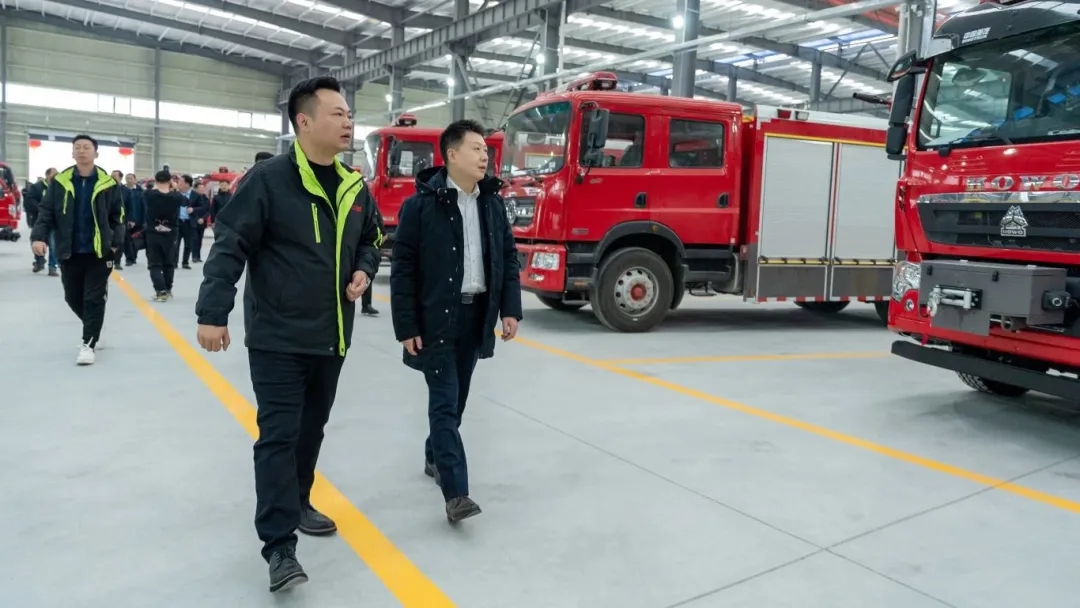 【集团报道】全新时代,共赢未来凯力集团&福田时代专底2024战略目标2000台签订