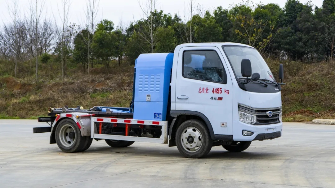 【行业前瞻】新能源环卫车购置成本、停车充电这些坎怎么迈？